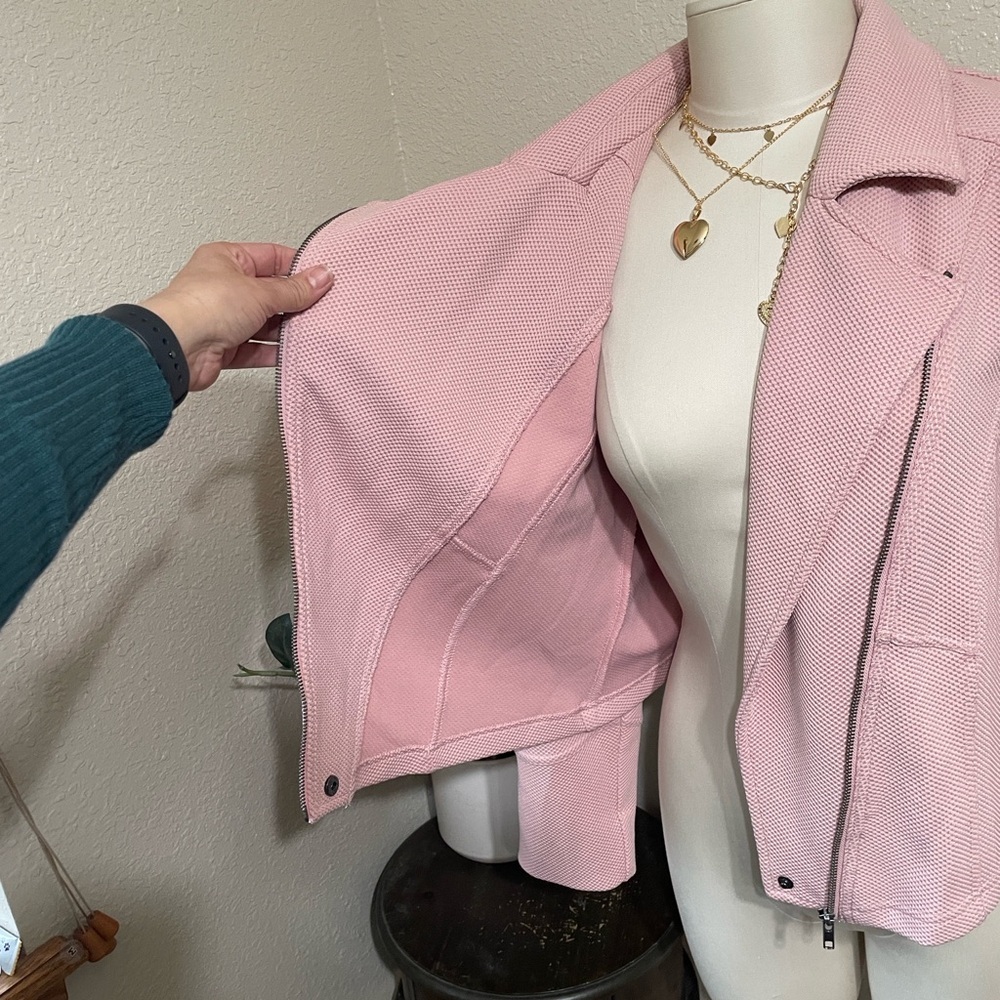 Torrid Light Pink Textured Moto Blazer - Picture 5 of 11